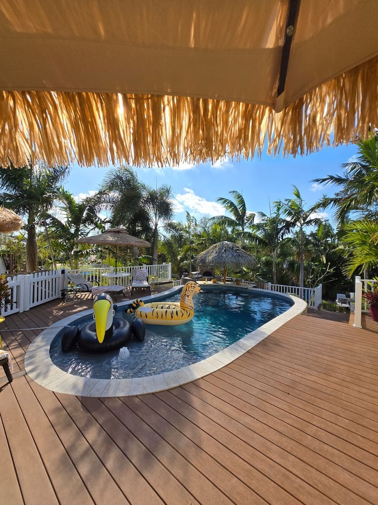 Brand New Coral Reef Suite Located in Paradise Island Estate