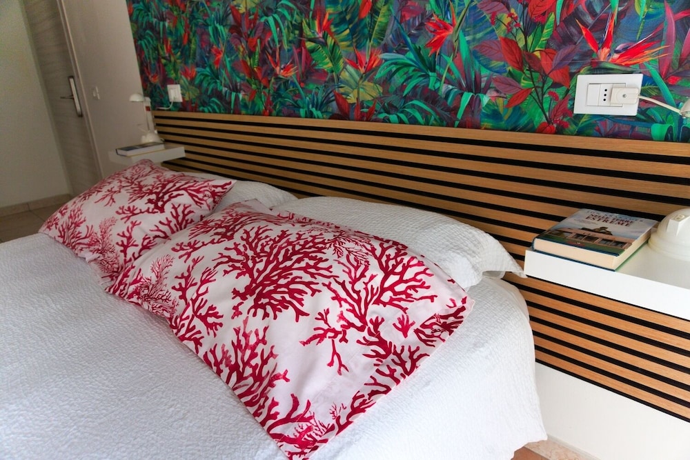 Le Petit Hotel