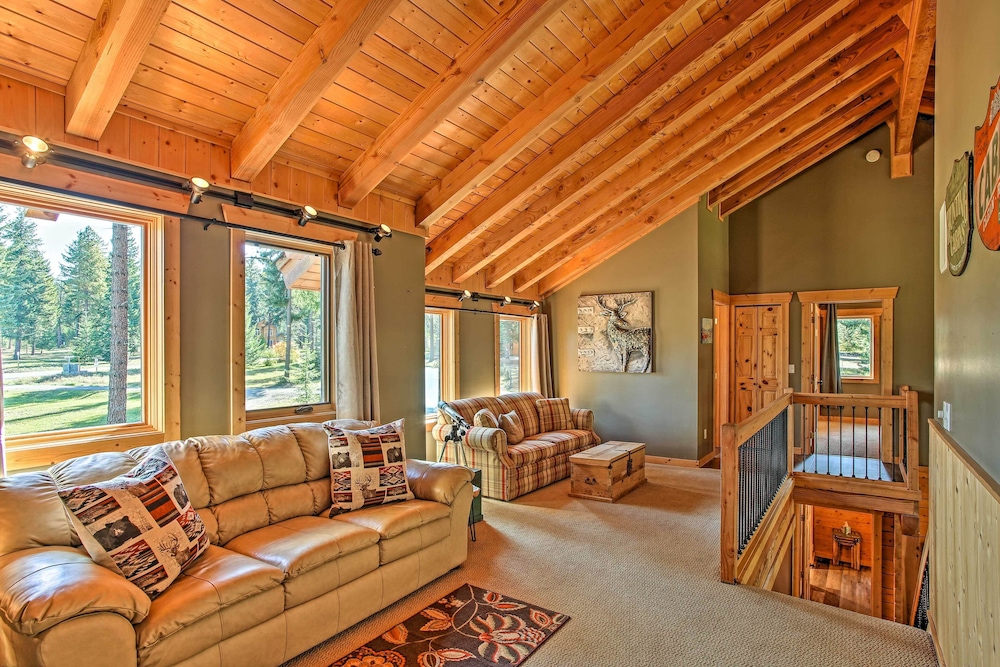 Luxury Lodge: Hot Tub, Snowmobiling & ATV Access! view 4