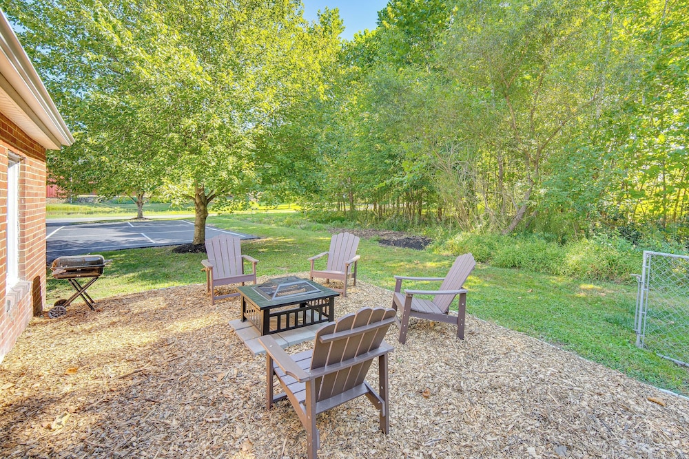 York Farmhouse Hideaway Near Lake Redman