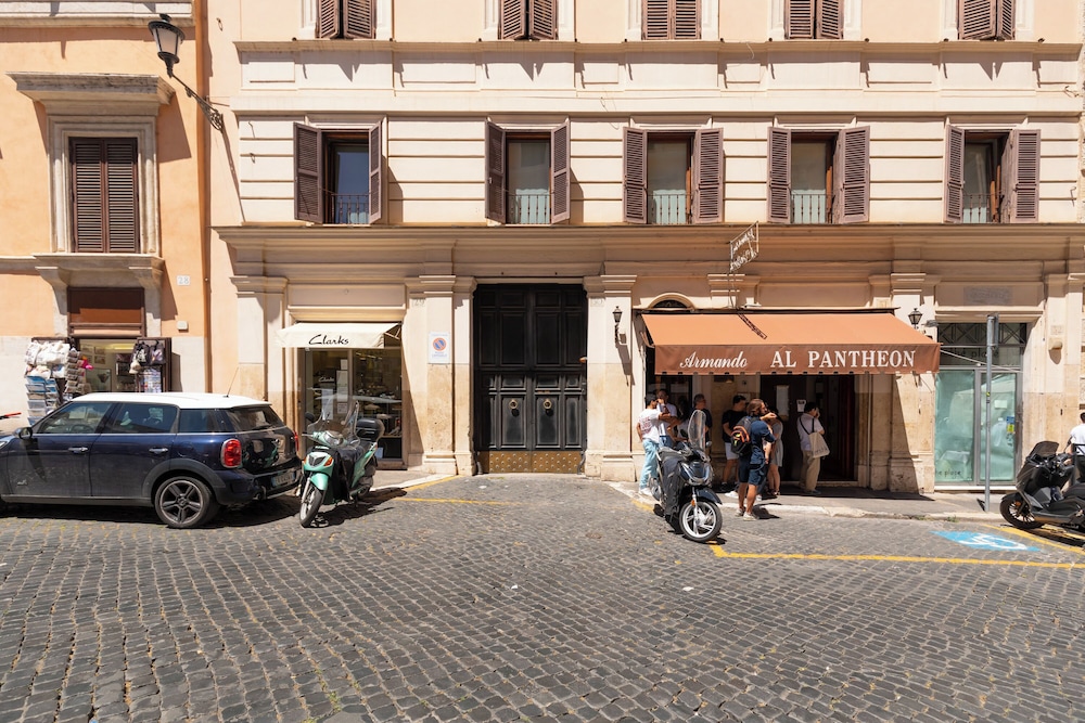 Pantheon Apartments