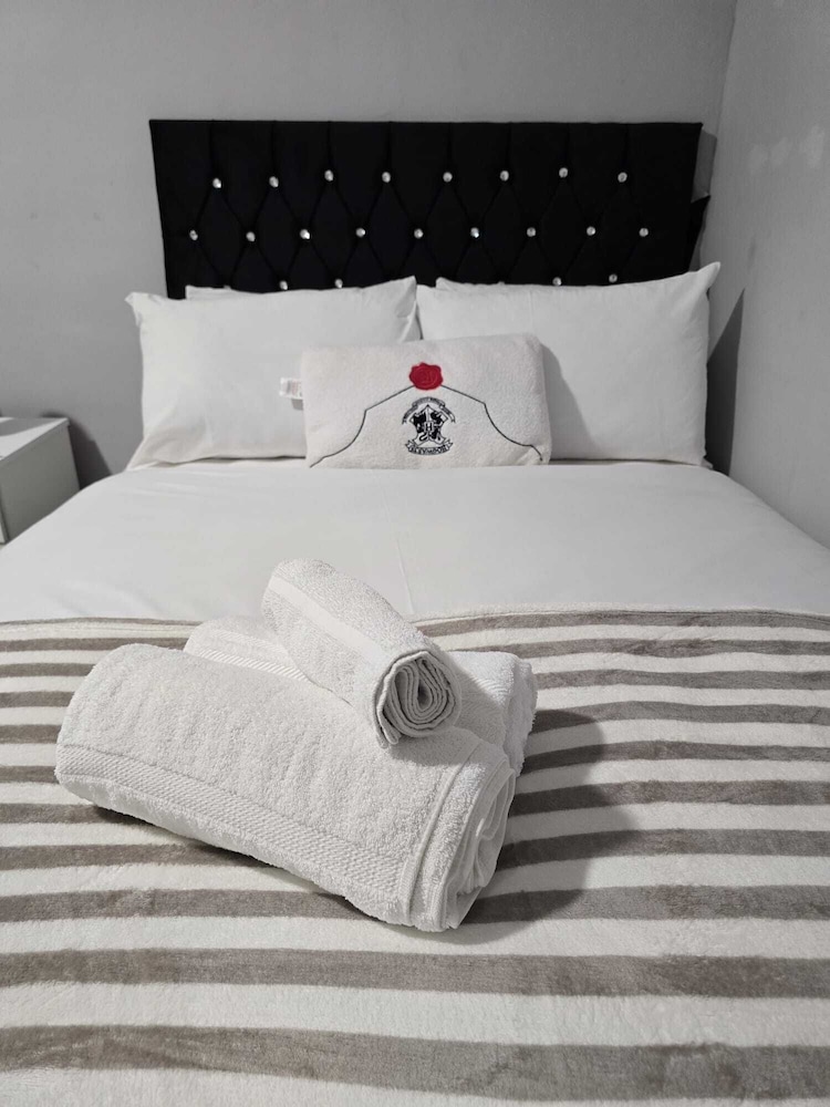 Heathrow roomzzzz B&B