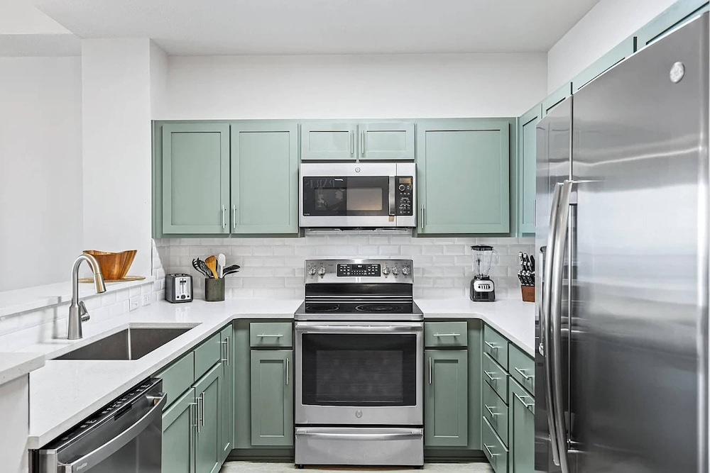 Salt and Shore Escape Sleeps 7