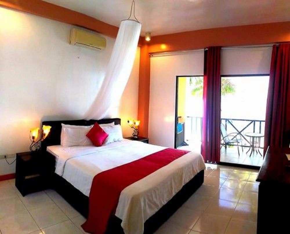 Anda White Beach Resort 18