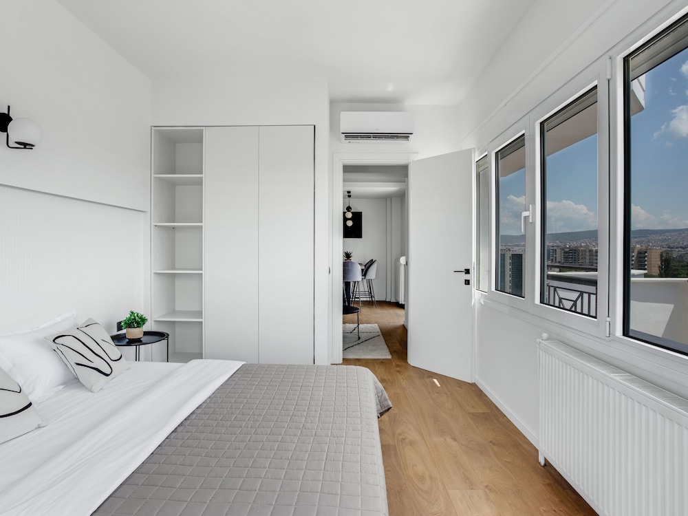 Sanders Arch - Nice 1-bdr Apt w Balcony photo 4