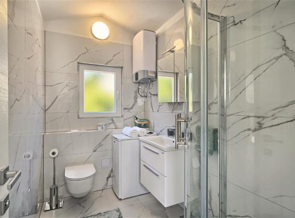 Apartment Domenico - 50 m From the sea