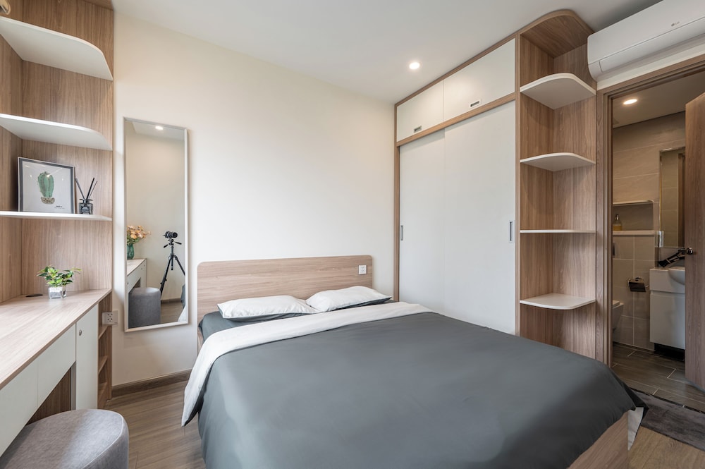 LA Nest 2BR WeeklyMonthly big deal GH2