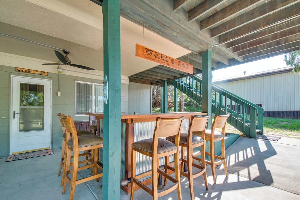 Ogallala Vacations - 2-level Home w/ Deck: 1/2 Mi to Lake Mcconaughy! - Property Image 1