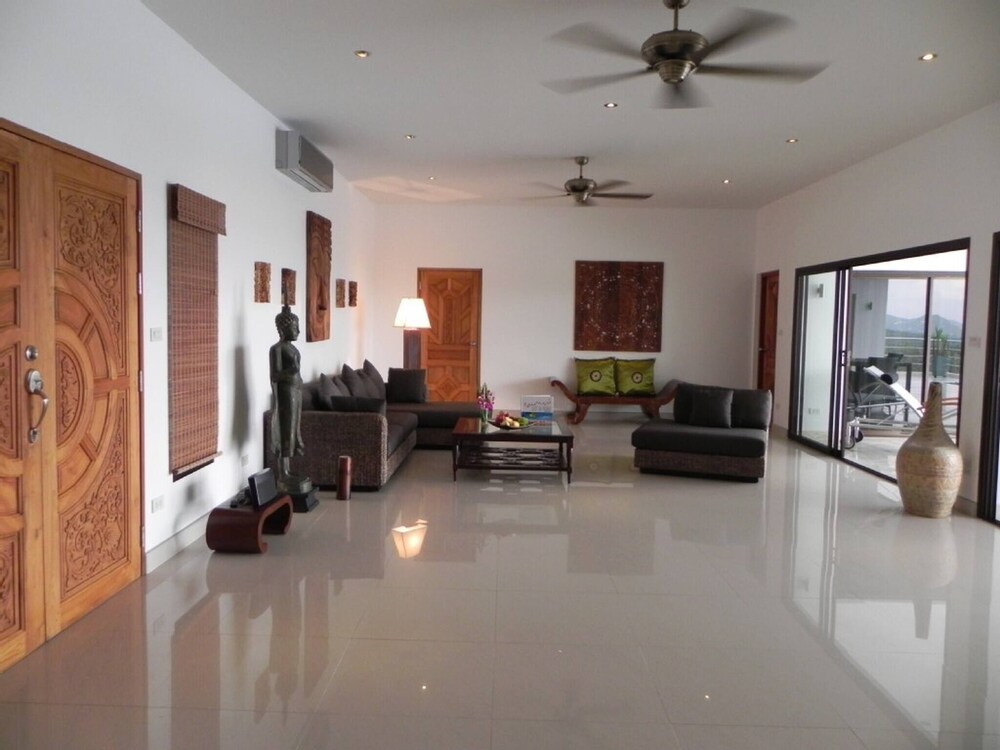 Secluded Villa With Private Pool and Breathtaking Sea Views