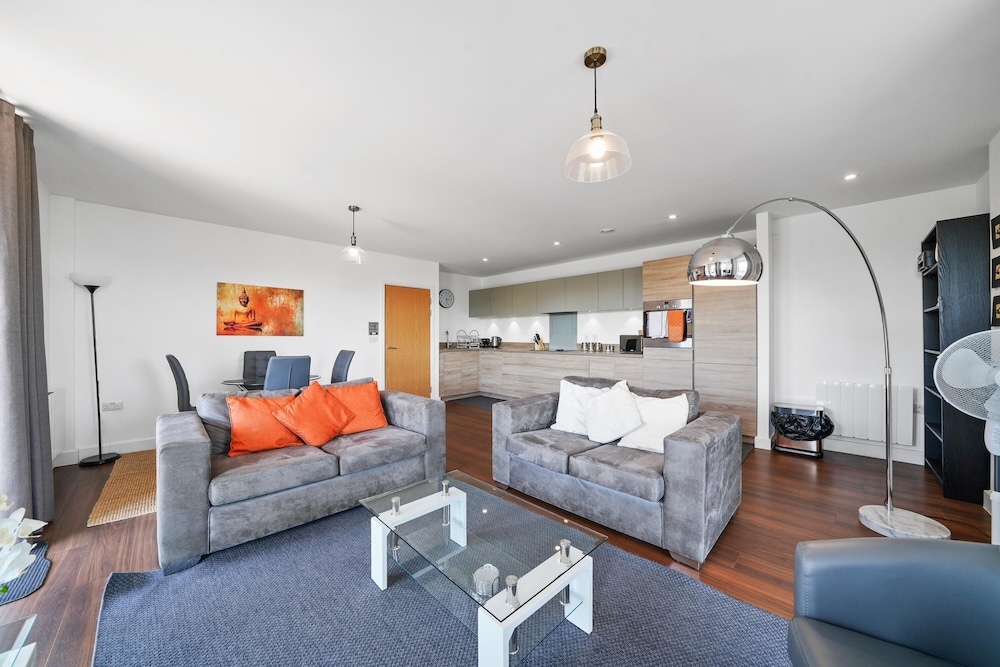 Kennet House Superior Serviced Apartment