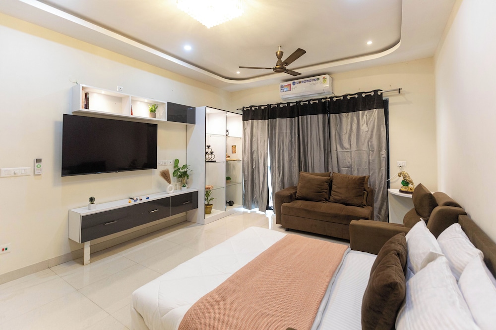 Indigo Studio by Jadecaps Nr. DLF IT Park