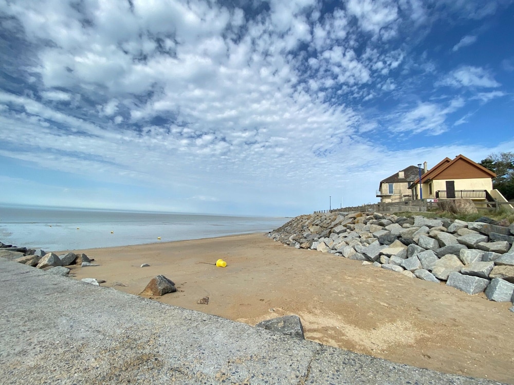 Holiday Home in Normandy Near Sandy Beach