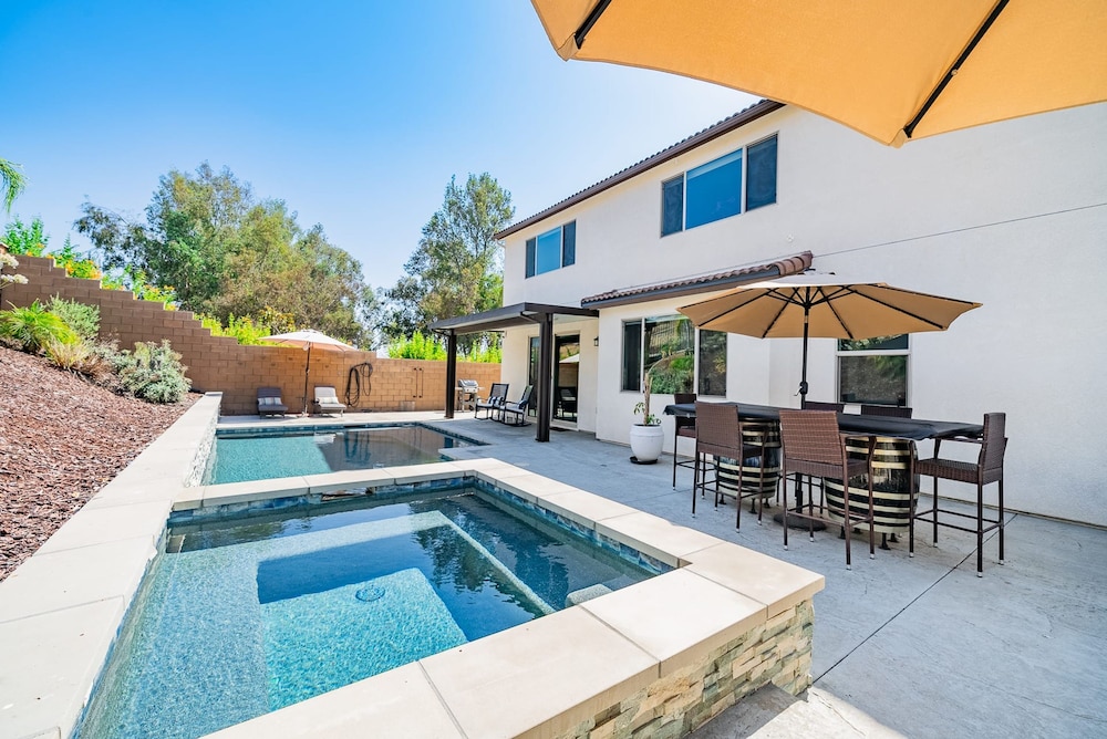 Allura Champagne New in Wine Country Pool Game Rm