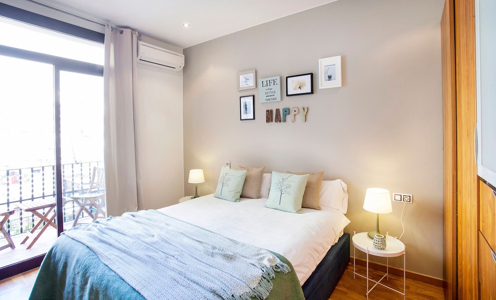 Viladomat Eixample Apartment