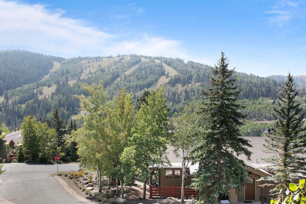 Twin Pines at Deer Valley Resort - Three Bedroom Condo with Hot Tub #5 3 Condo