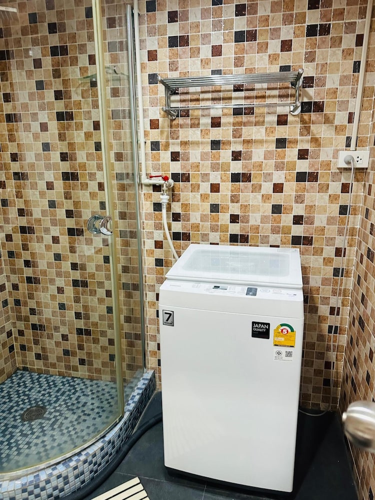 Omni Tower Sukhumvit Nana - Direct