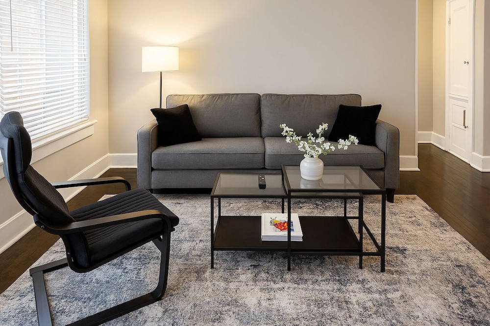 Furnished 3BR - Blackstone 1 - Image 3