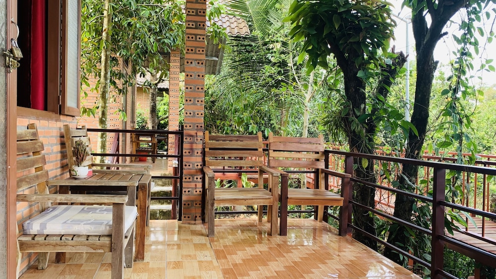 Gibbon Singing Homestay