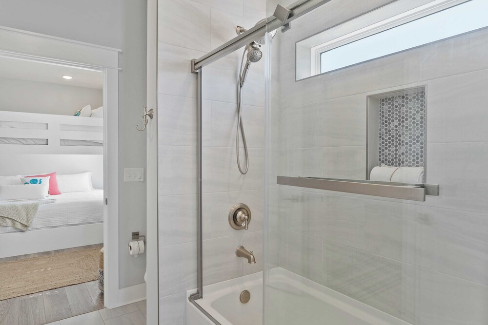 Gulf-view Retreat w/ Rooftop Deck + Private Pool Villa Anesi by Avantstay