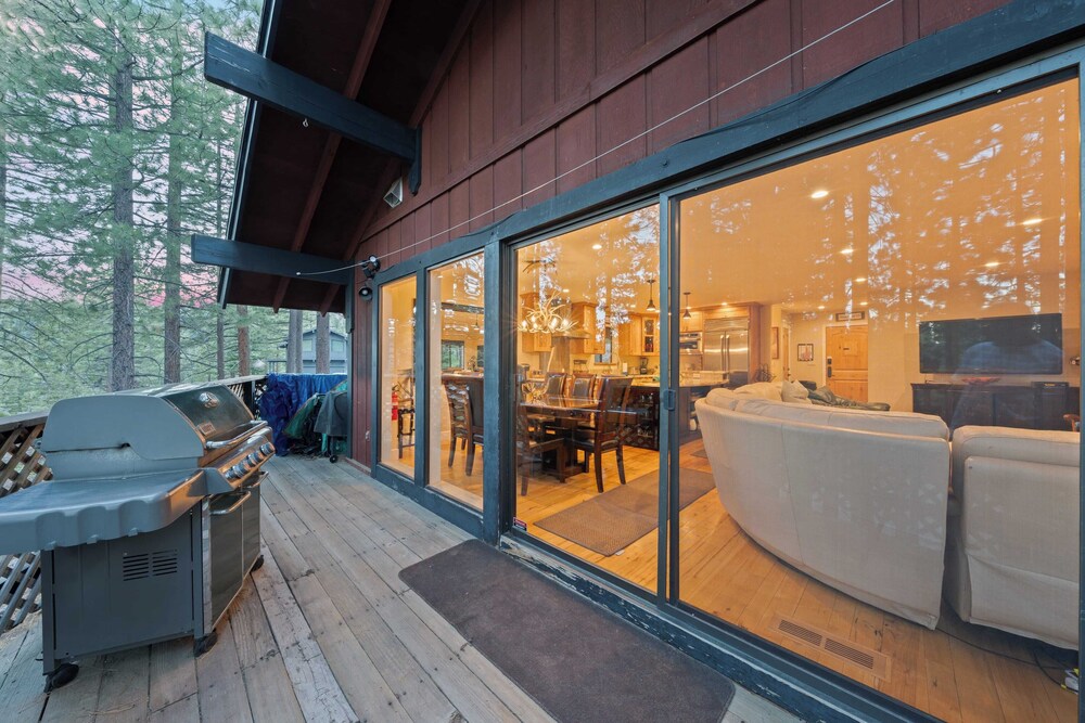 Secluded Incline Village Stay w/ Deck Near Diamond Peak & Lake Cloud 9 and 1/2 by Avantstay