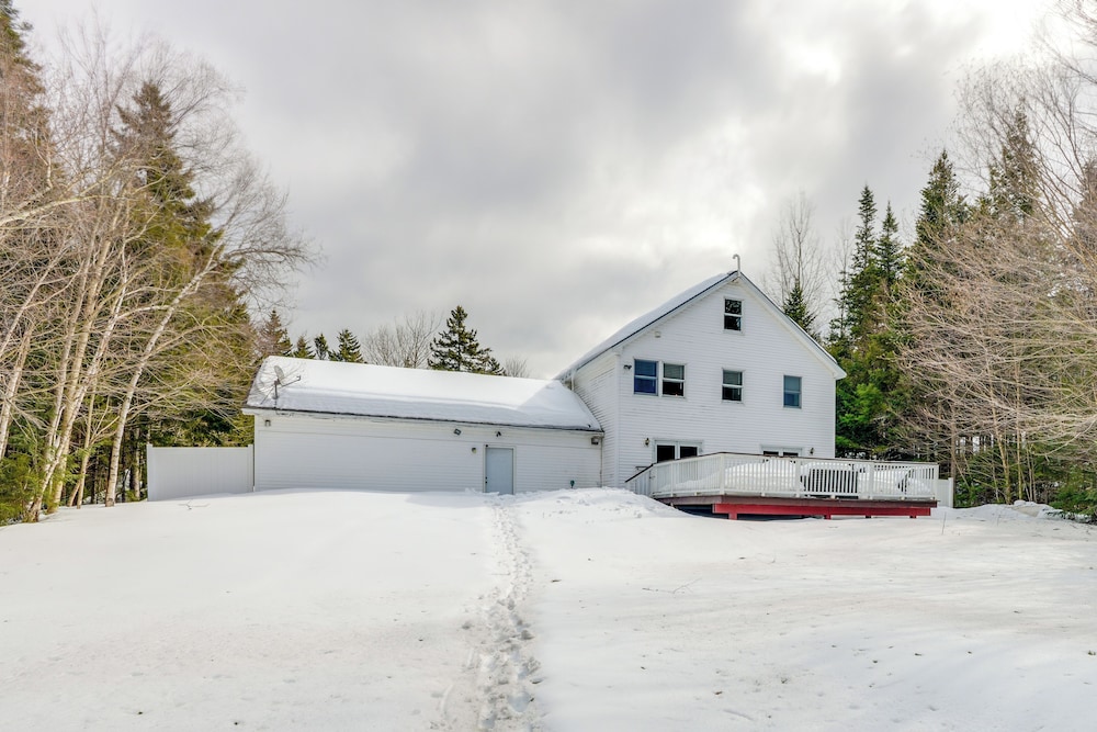 Ski, Golf & Hike: Spacious Dover Retreat!
