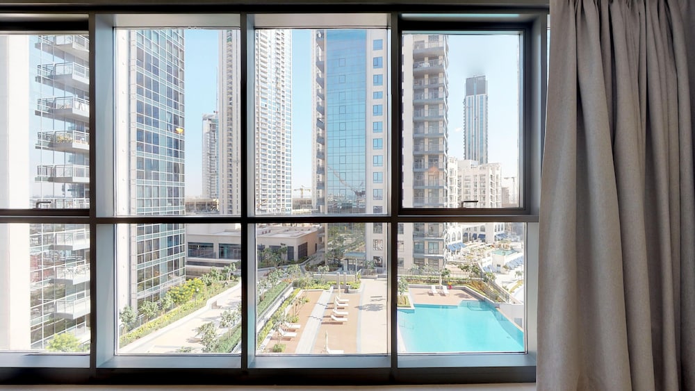 Lux BnB Dubai Creek Residences