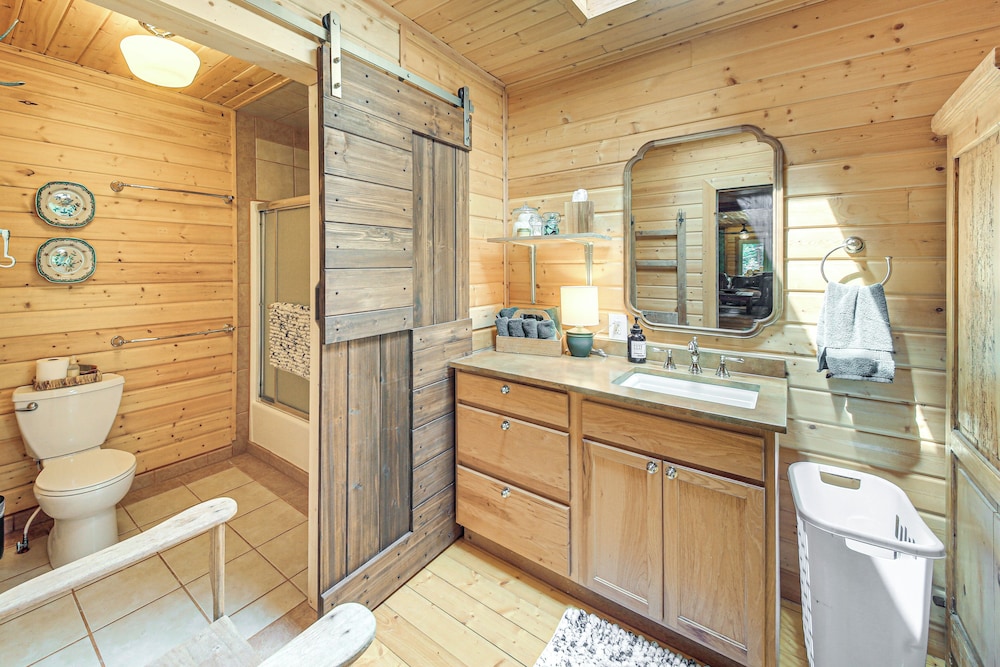 Riverside Cabin on 9 Acres in Montana