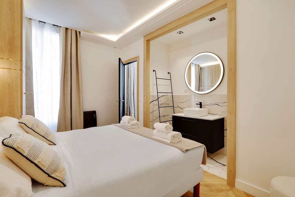 Sublime Apartment in the Heart of Paris