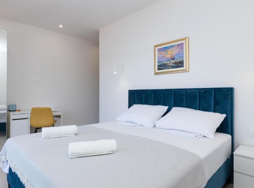 Luxury Villa Navis