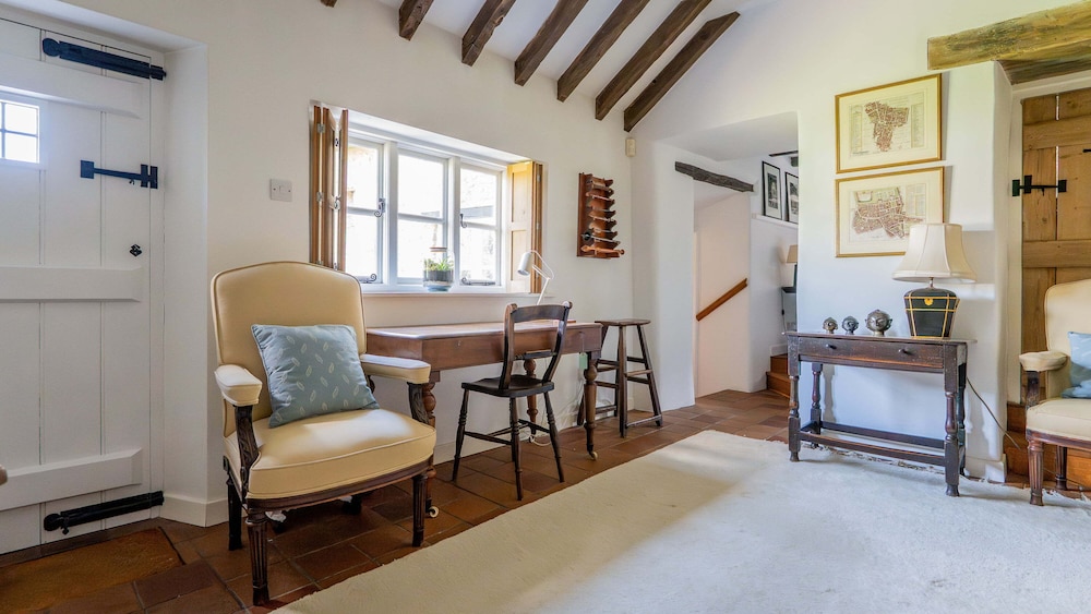 4Bed Thatched Cottage in Oxfordshire