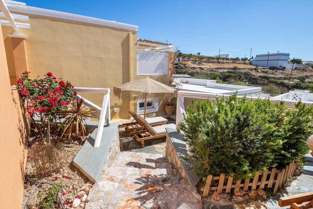 Elaia Villas