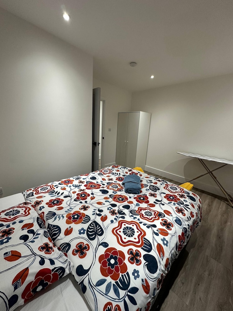 London 1 bed Luxe Flat Ilford Beautiful