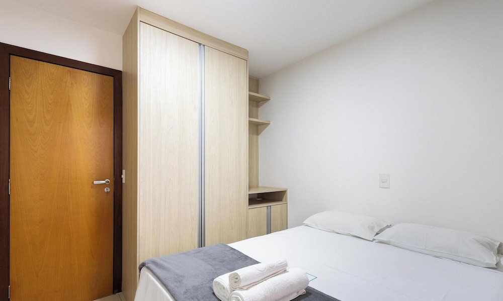 Apartment w/ Barbecue Grill and Jacuzzi Ccg1403