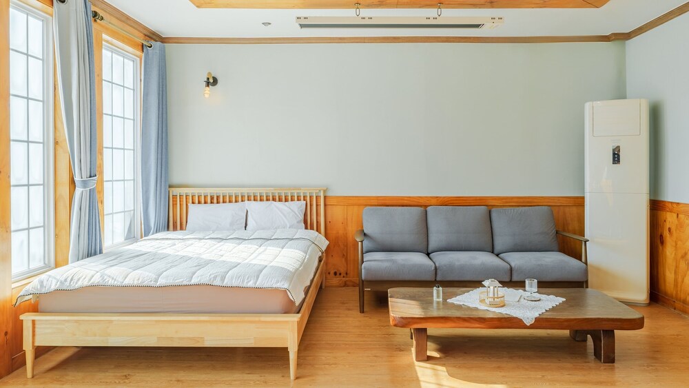 Geoje Come and Stay Pension