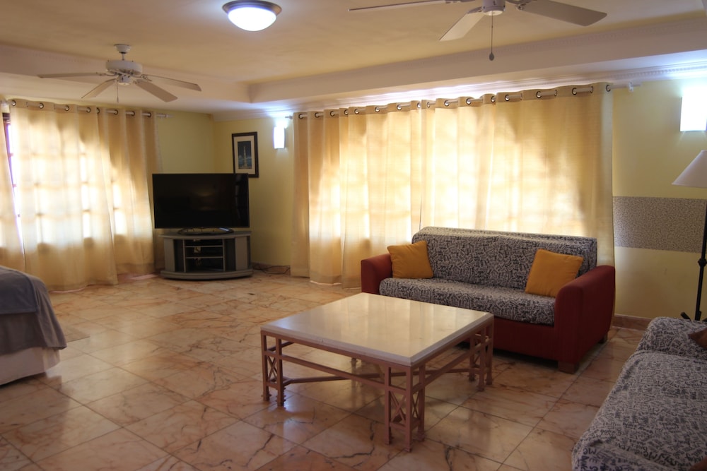 Beach White Villa Aruba