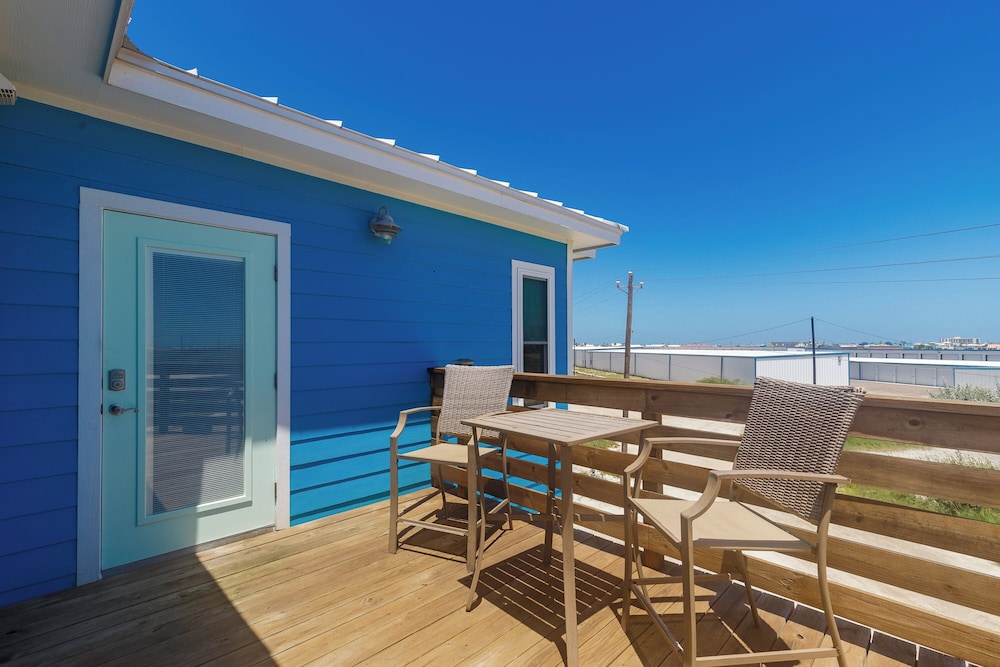 Delightful 3 Bedroom Pets view 2