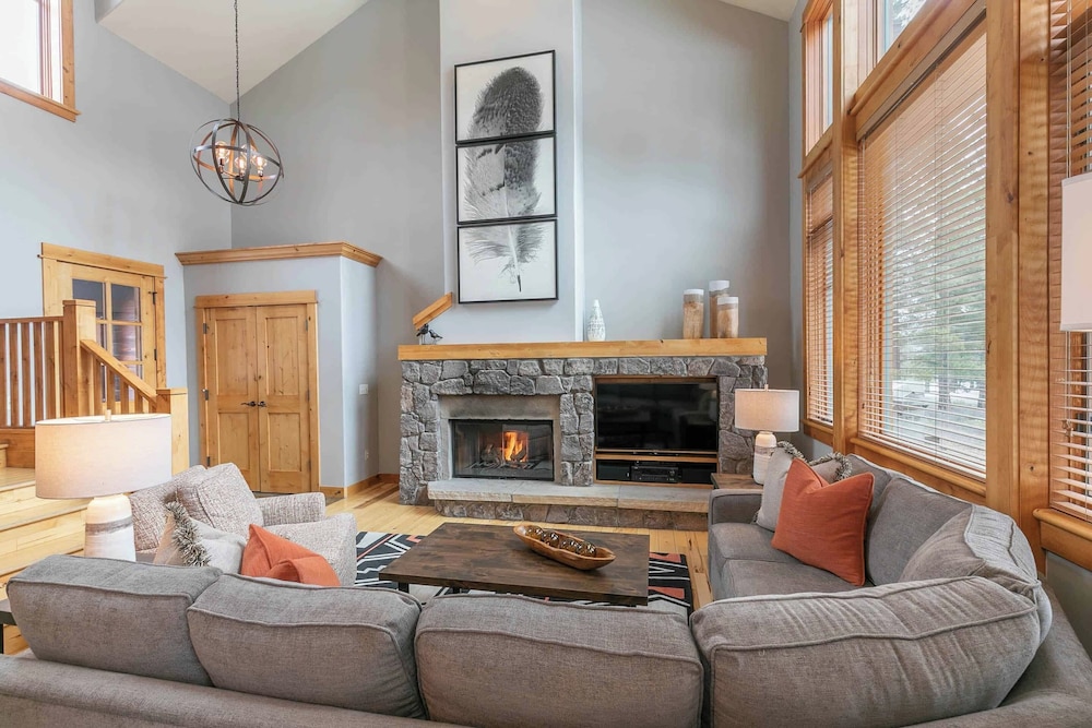 Lake Tahoe Vacations - The Cottages at Old Greenwood - Property Image 8