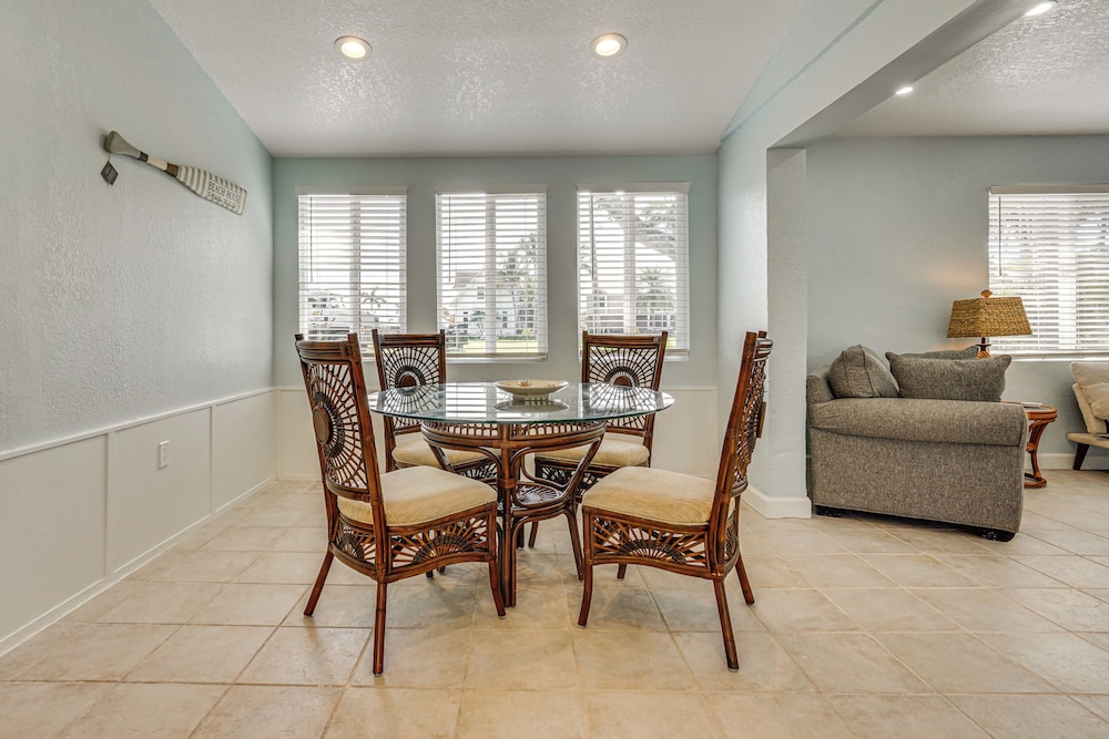 3 Mi to Beaches: Pet-friendly Retreat in Bradenton