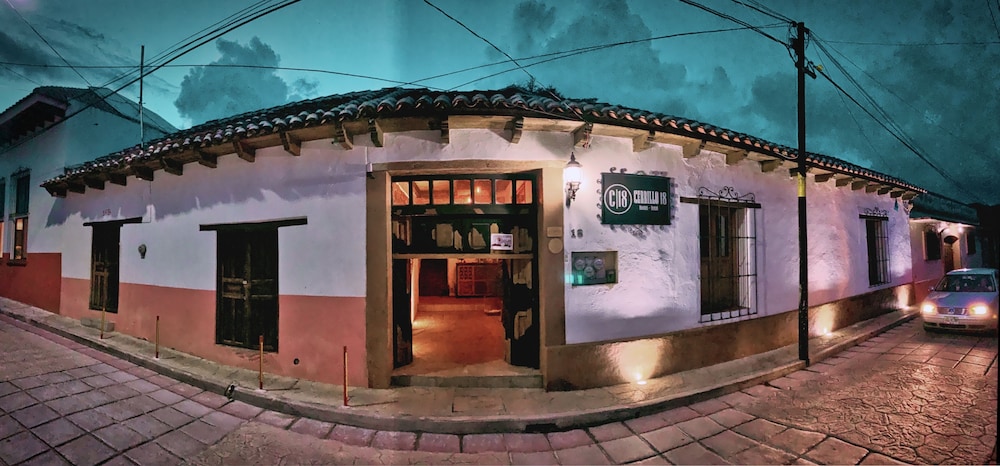 Cerrillo 18 San Cristóbal - Hostel