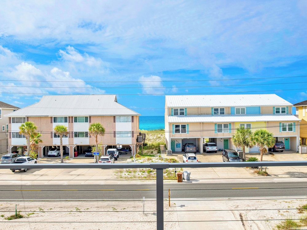 Navarre Dreams by Southern Vacation Rentals