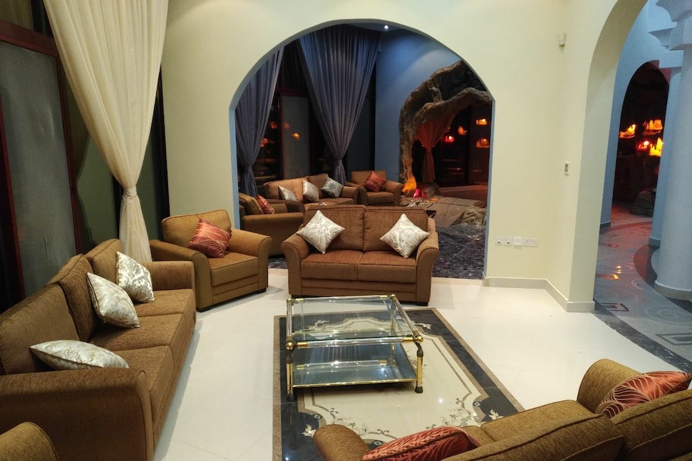 Emirates Hills Lake View Villa
