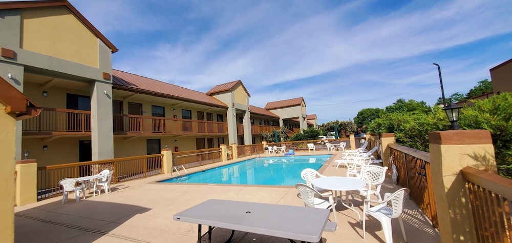 Days Inn by Wyndham Goodlettsville/Nashville - Property Image 10