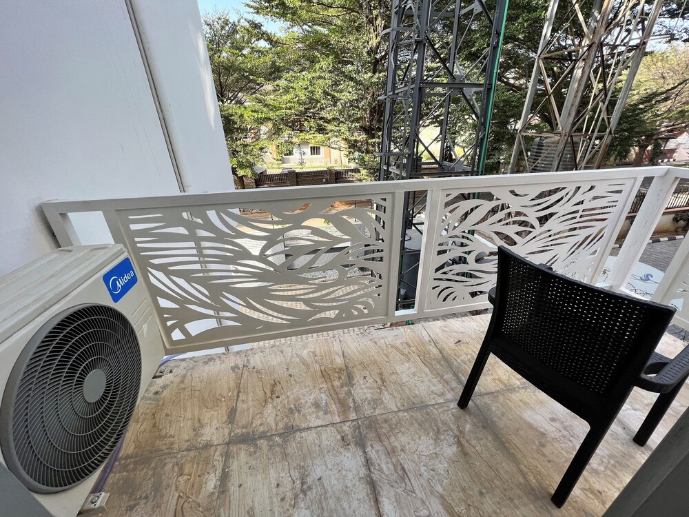 FURNISHED APARTMENTS