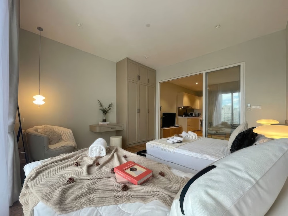Platinum Quill Apartments Residences