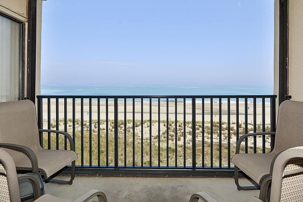 Bonaire 404 2 Bedroom Condo by RedAwning