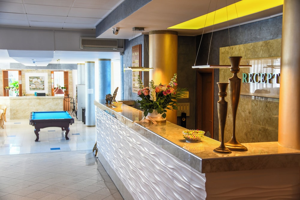 Complex Modern Mamaia All Inclusive view 2