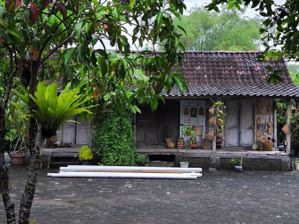Eyang Residence Limasan Kebon Dalem