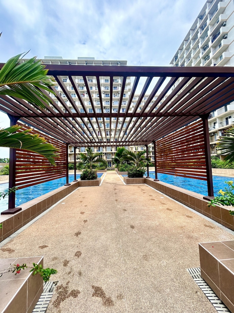Studio Retreat with Balcony and Pool