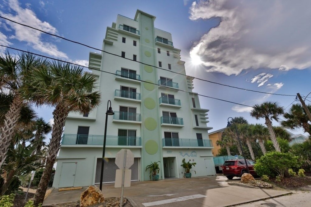 Oceanfront Condo With Beautiful Views 2 Bedroom Condo
