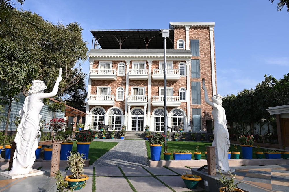 Dharm Resort
